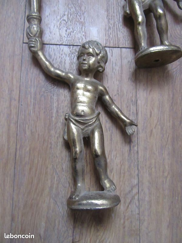 Statuette