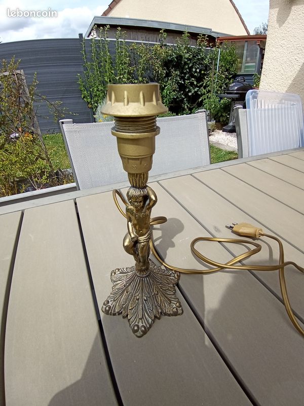Pied de lampe à poser angelot chérubin Métal