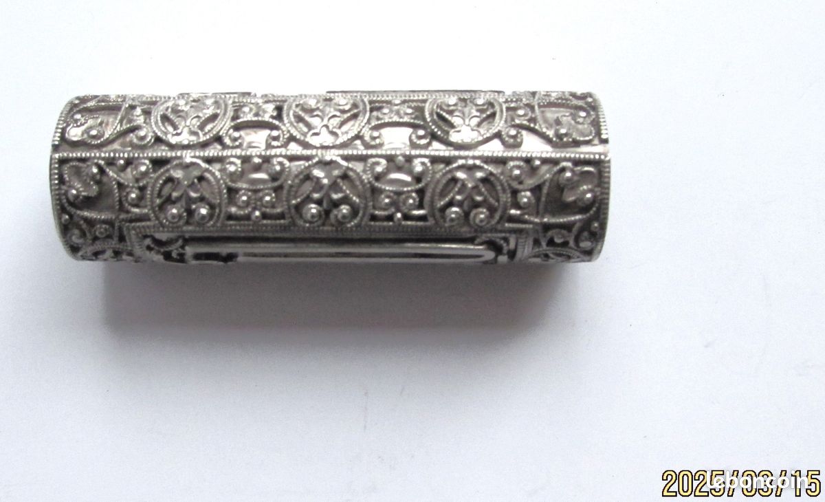 Ancien porte tube à lèvres argent massif. 2 poinçons crabe