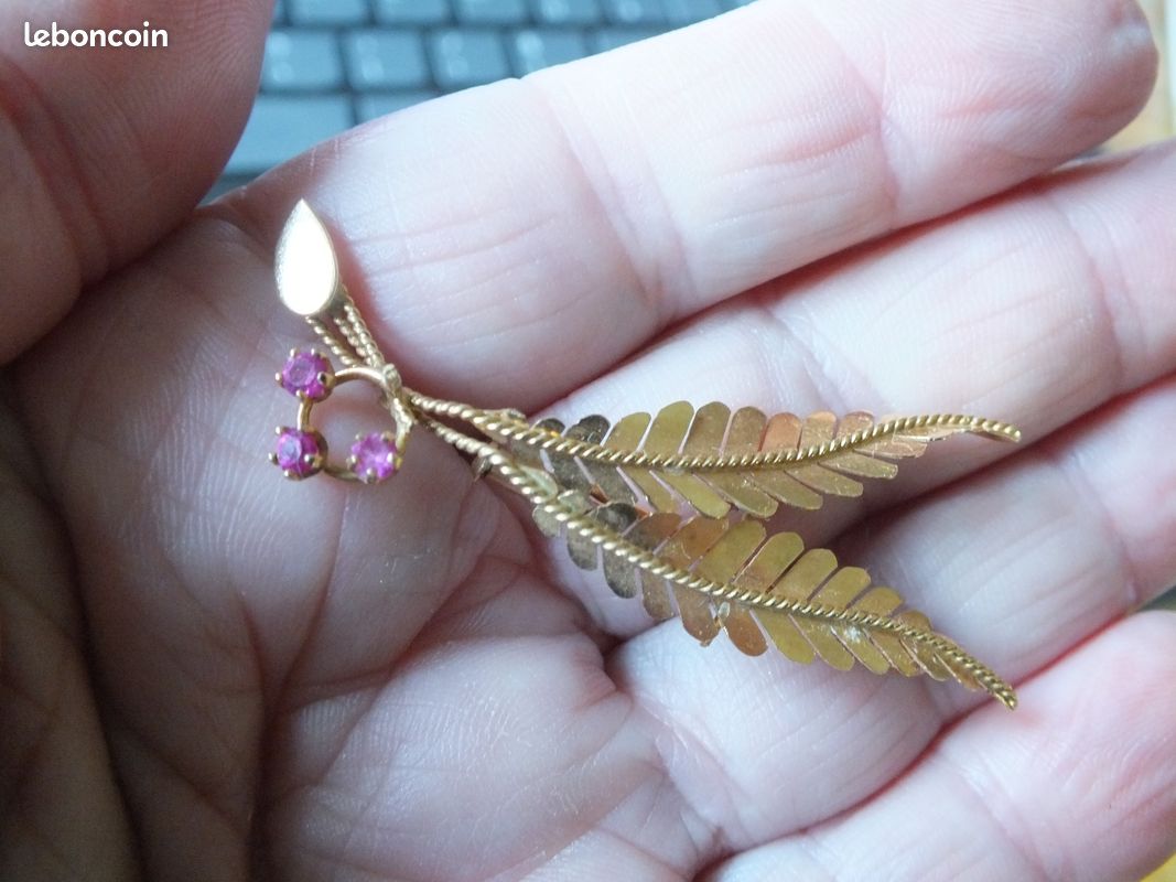 Broche ancienne en or 18 carats poinçonnée – à réparer