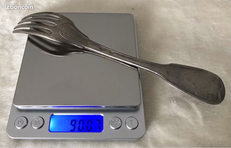 Fourchette armoriée argent massif 1er titre tête de Vieillard et de Ceres plus autre poinçon que je n’arrive pas à déchiffrer 90,07 grammes