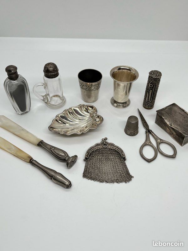 Ensemble d’objets de vitrine en argent