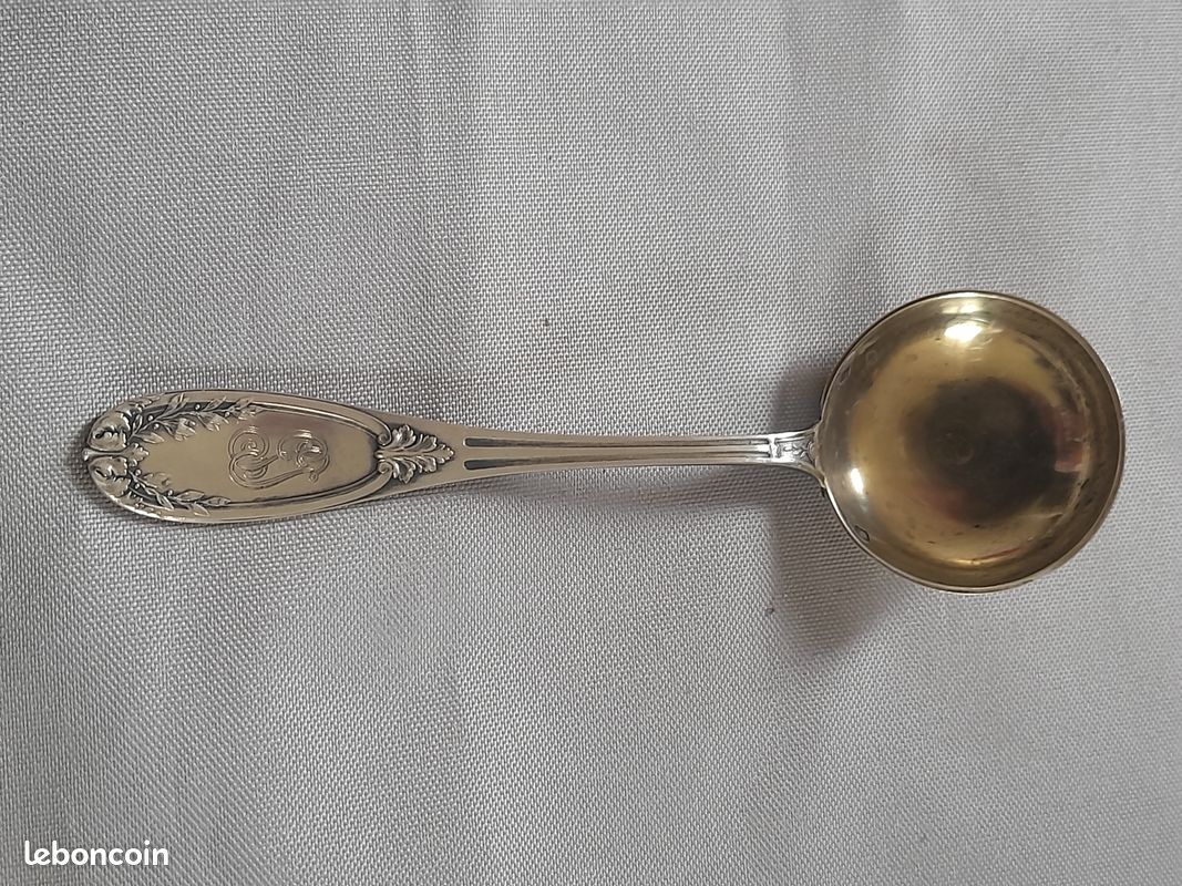 Ancienne petite louche en argent/manche métal argenté/2 poinçons à identifier ?