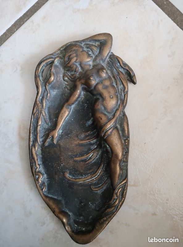 Plaque en fonte Venus