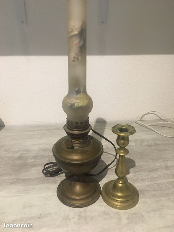 Lampe à huile électrifiée et chandelier