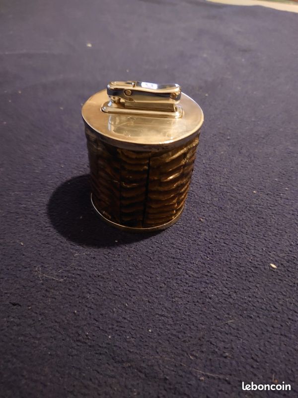 Briquet de table en argent et corne animal