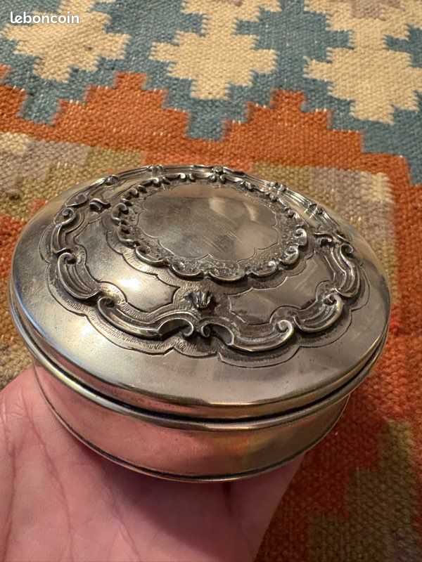 Boîte en argent