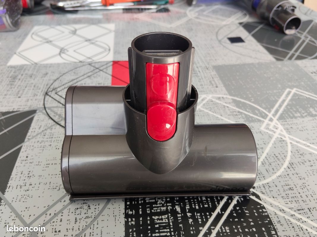 Petite brosse Dyson V10