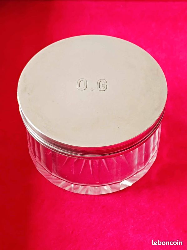 Petit pot poudre couvercle argent